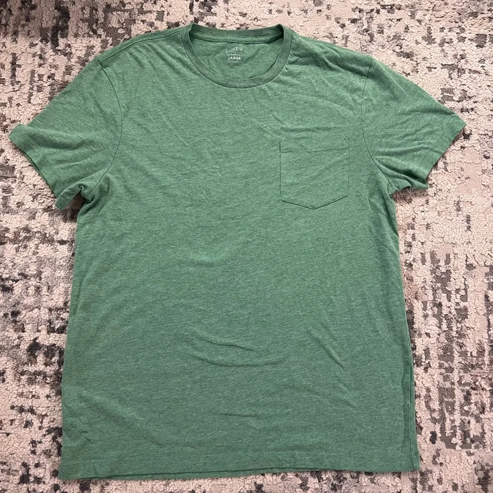 J. Crew Men's Heather Green Pocket Tee - Picture 1 of 4